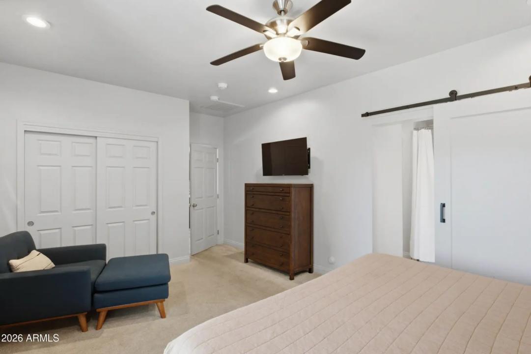Real Estate Picture 17