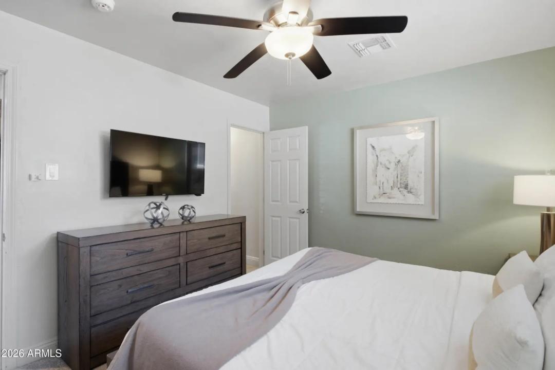 Real Estate Picture 22