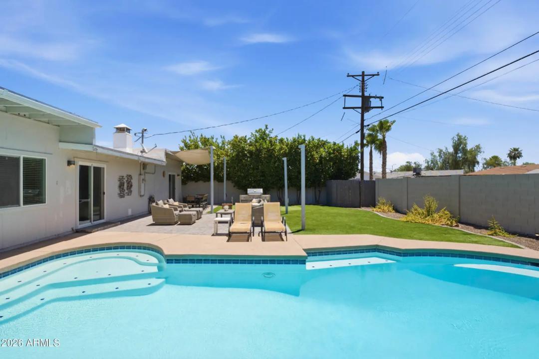 Real Estate Picture 32