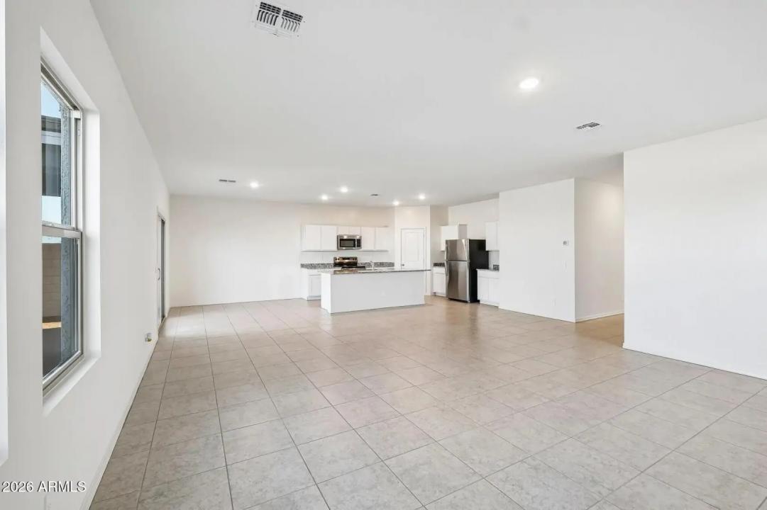 Real Estate Picture 12