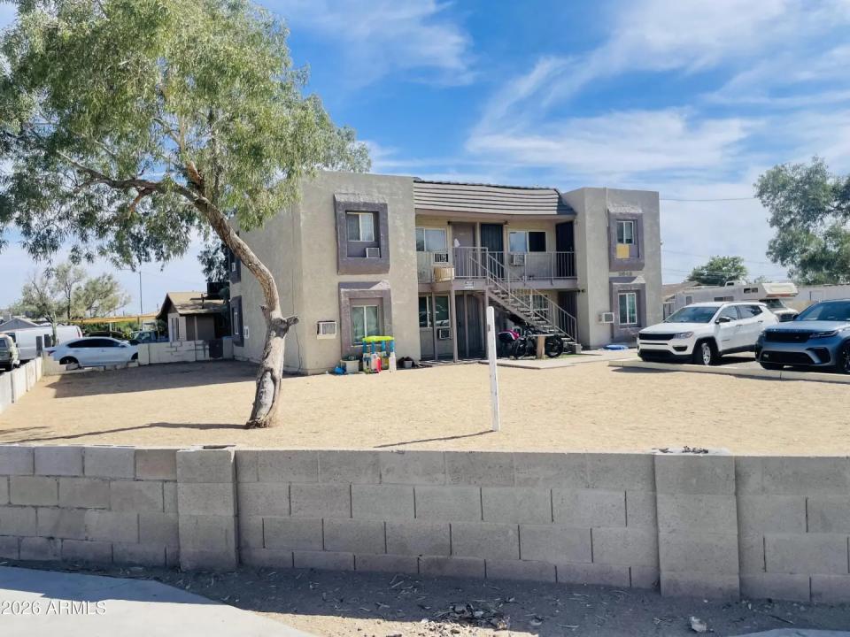 Real Estate Picture 3