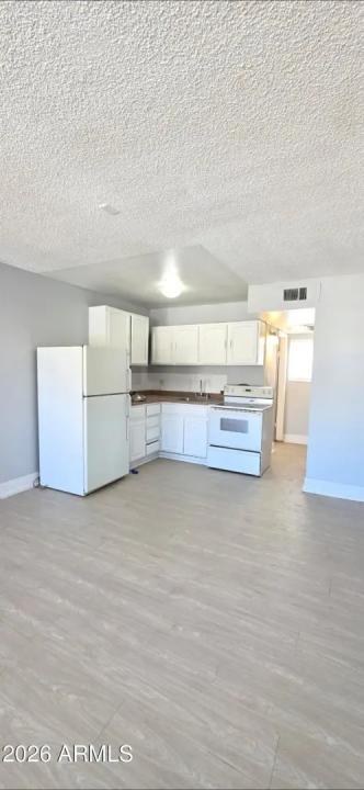 Real Estate Picture 22