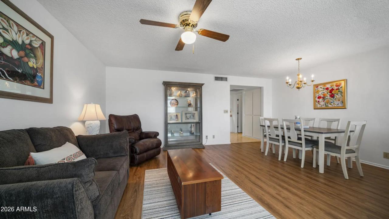 Real Estate Picture 6