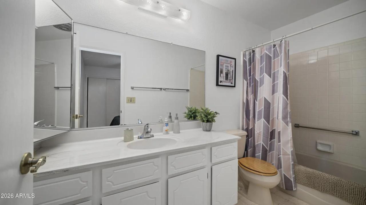 Real Estate Picture 18