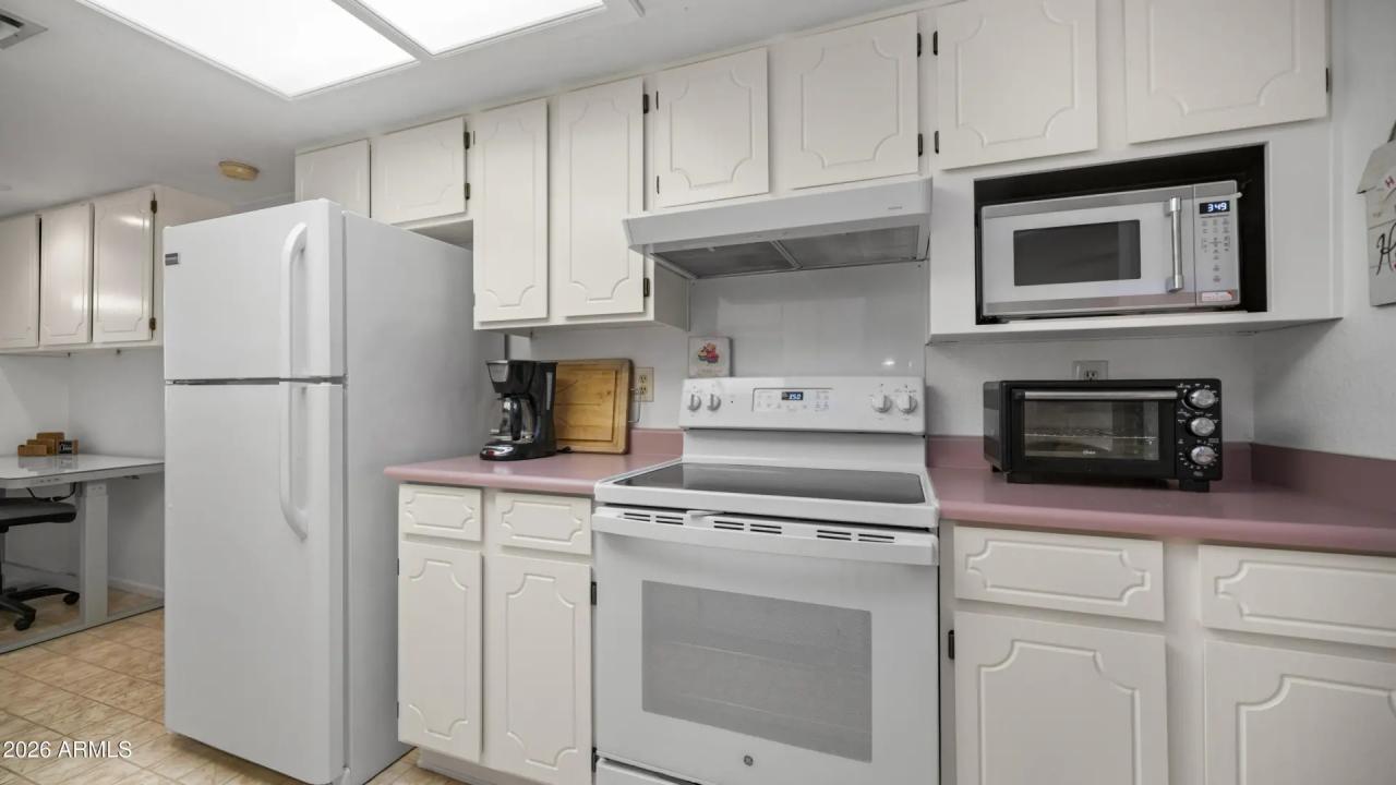 Real Estate Picture 9
