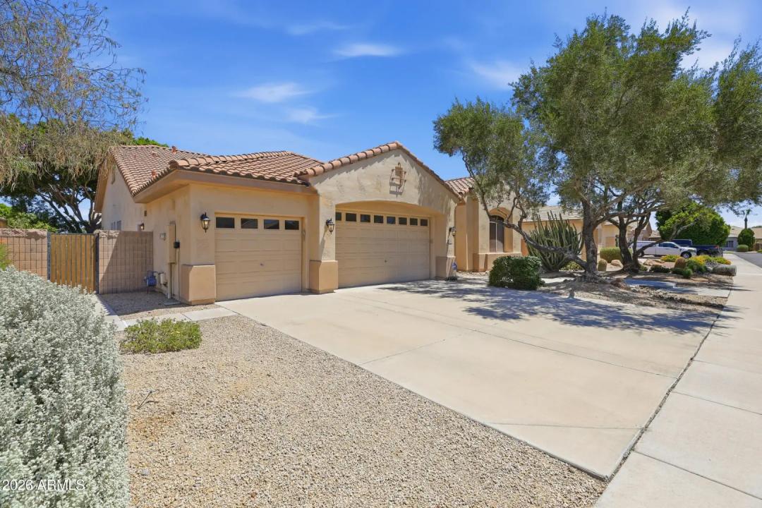 Real Estate Picture 4