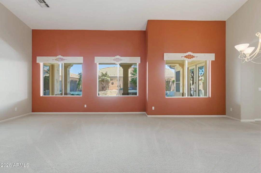 Real Estate Picture 14