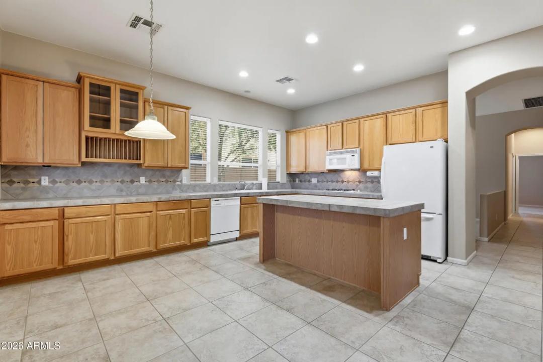 Real Estate Picture 17