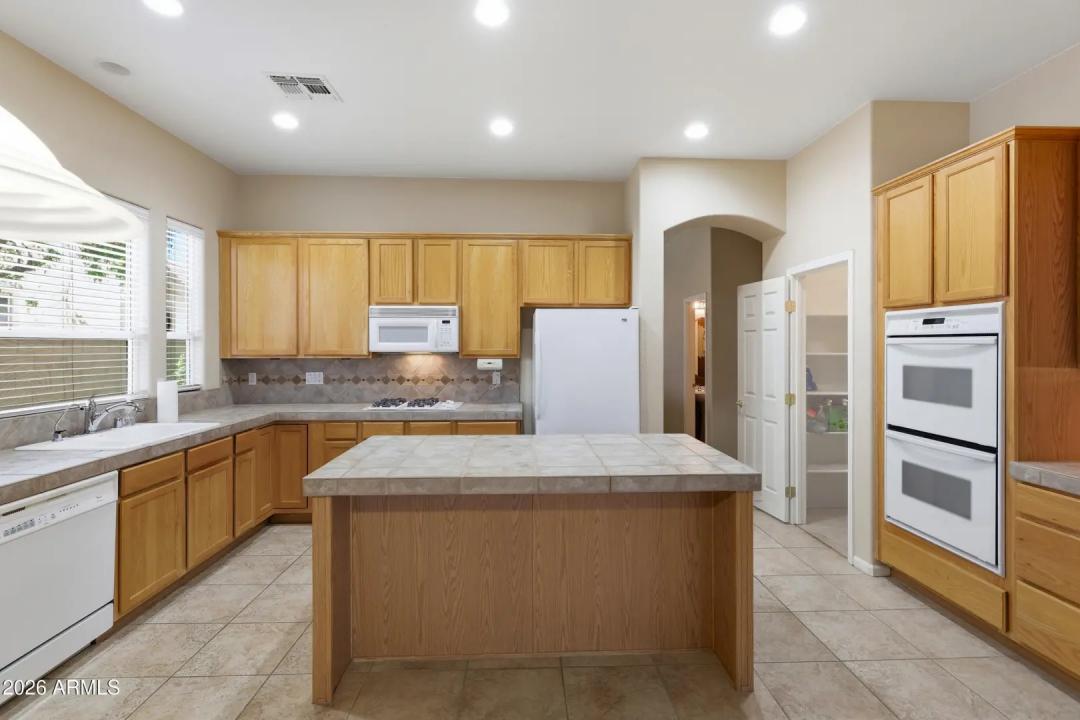 Real Estate Picture 18