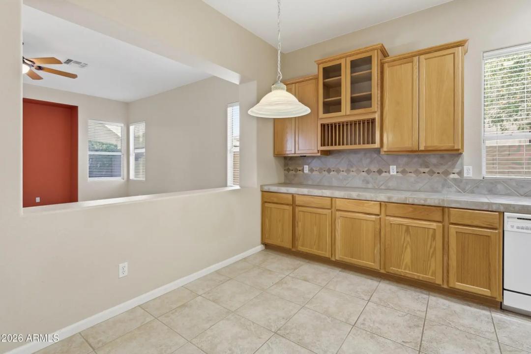 Real Estate Picture 23