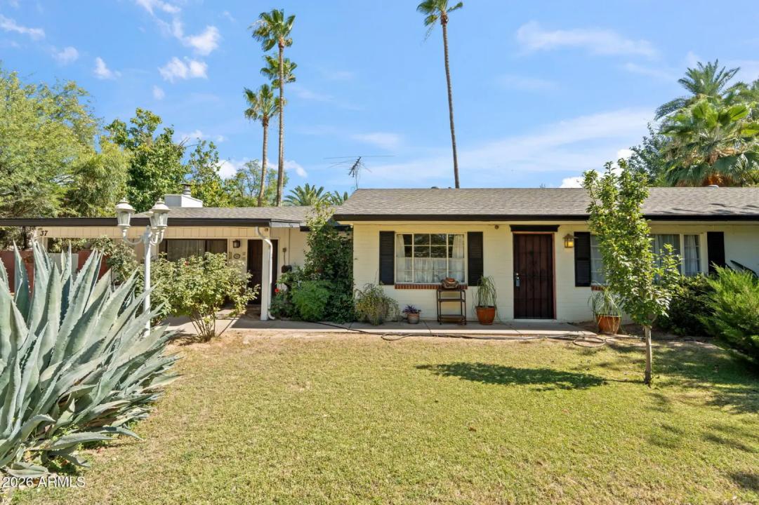 Real Estate Picture 3