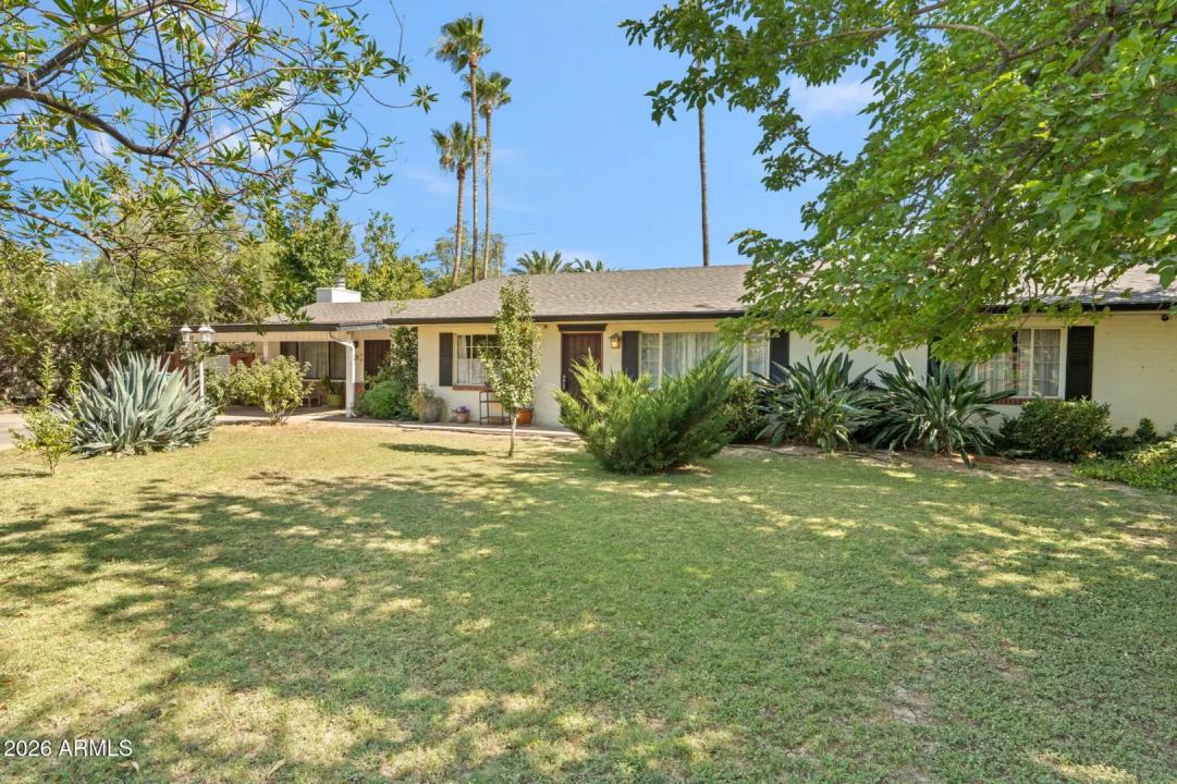 Real Estate Picture 4