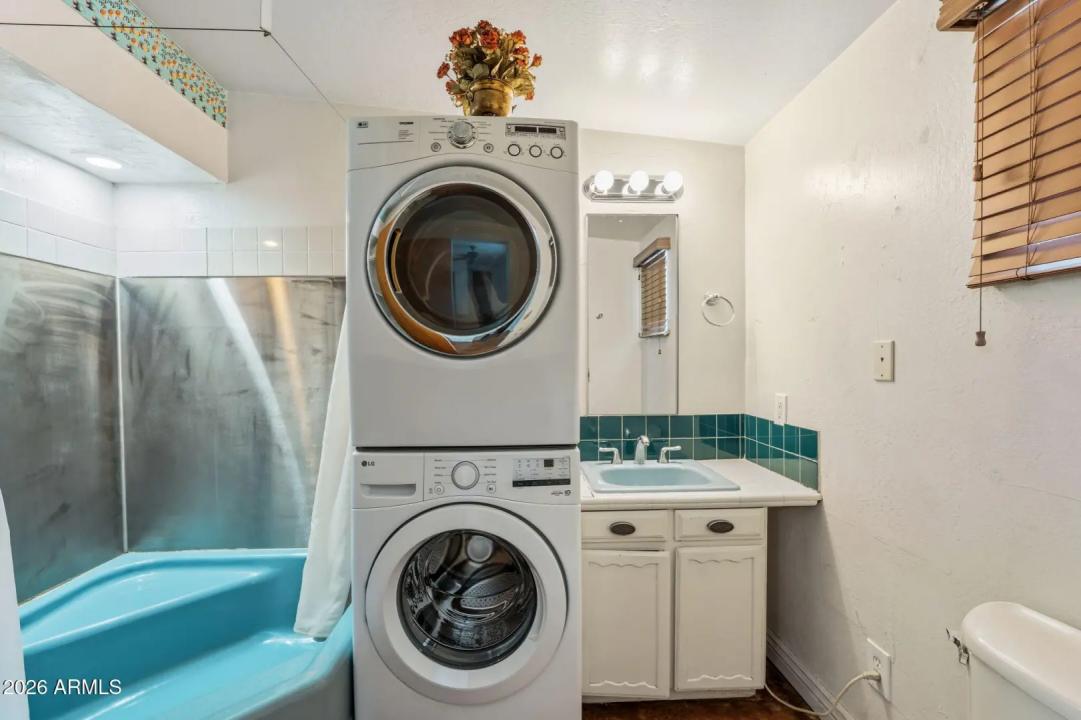 Real Estate Picture 11