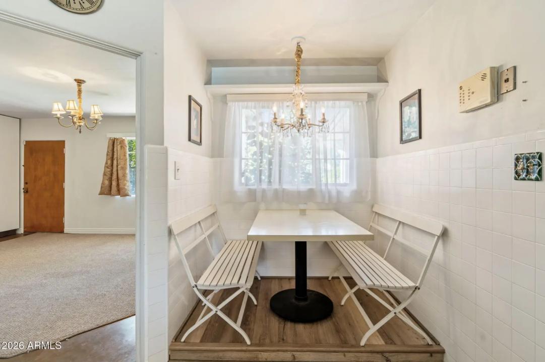 Real Estate Picture 12