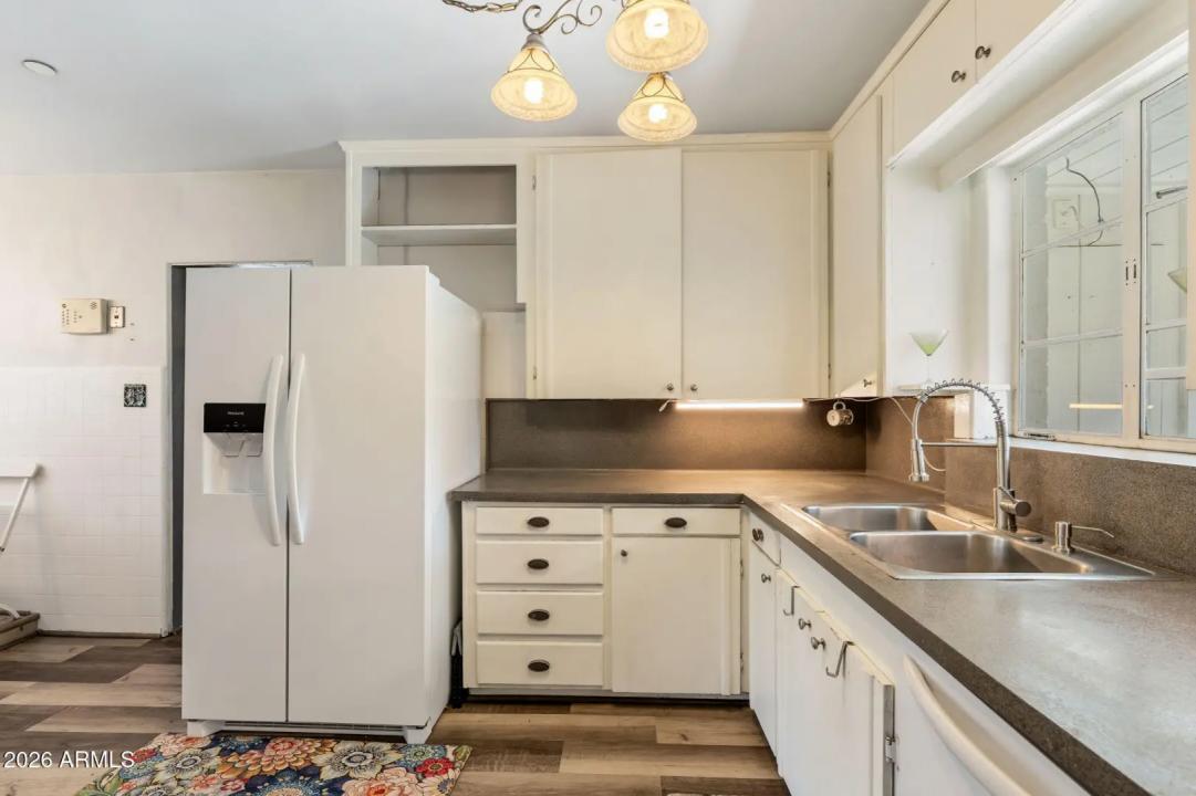 Real Estate Picture 14