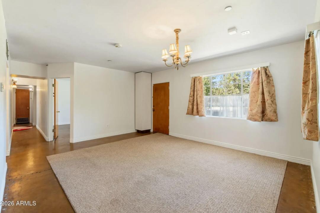 Real Estate Picture 15