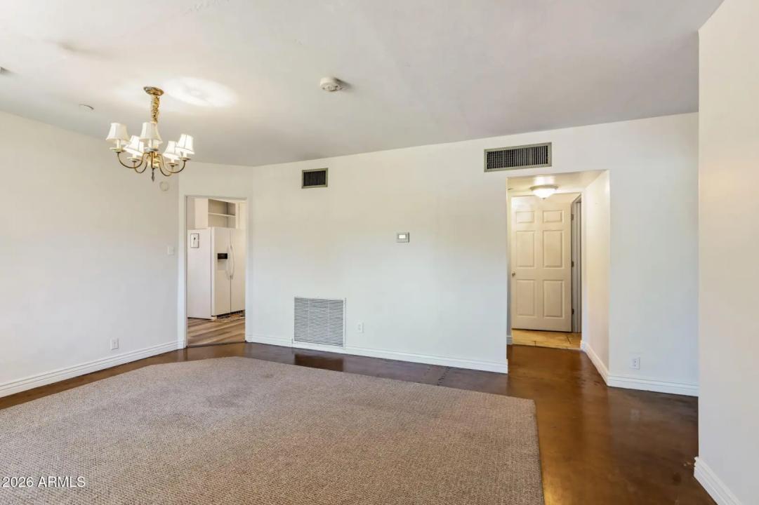 Real Estate Picture 17
