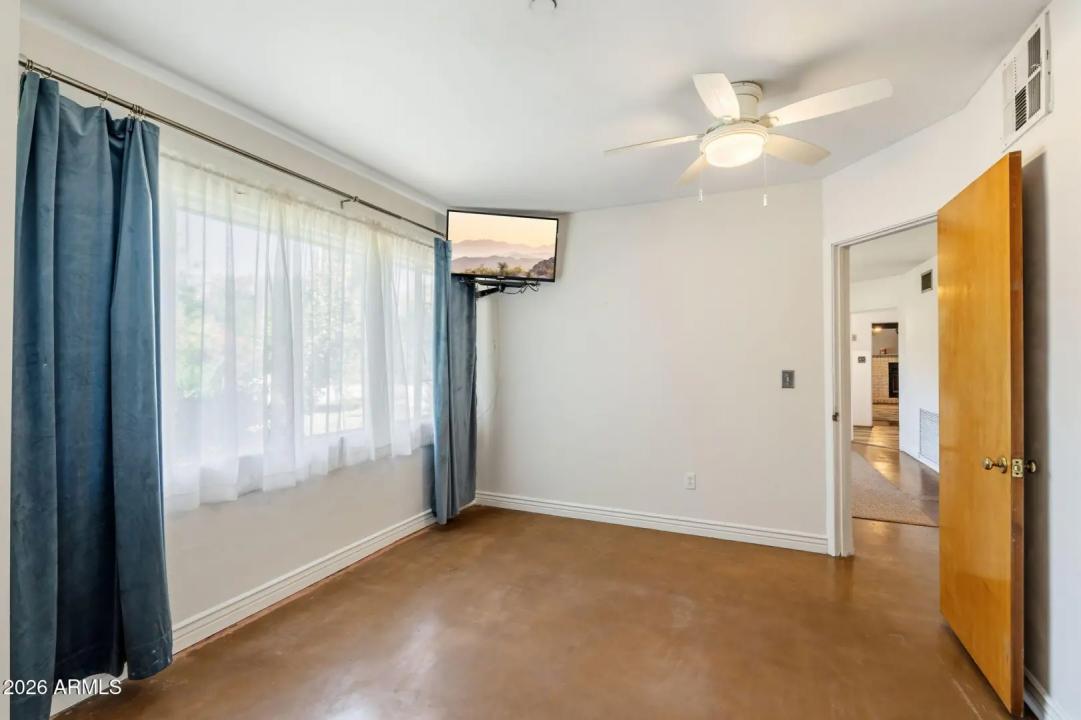 Real Estate Picture 19