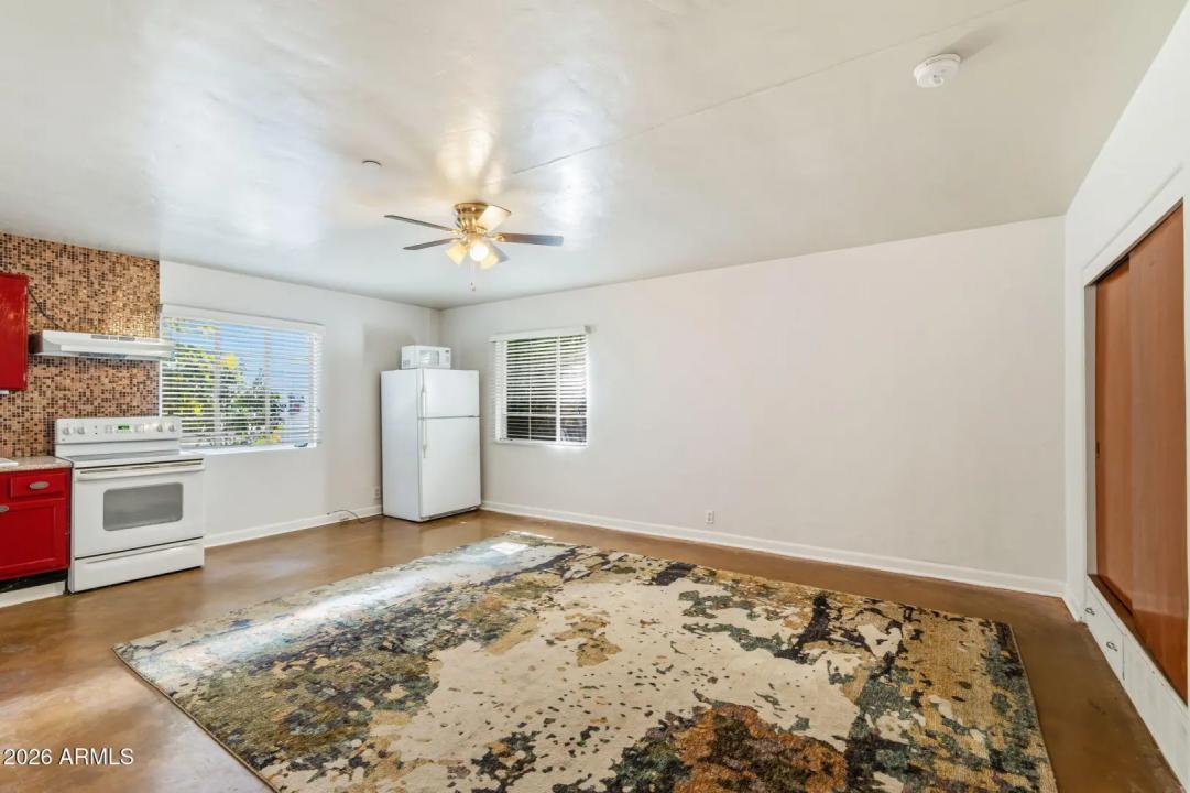 Real Estate Picture 22