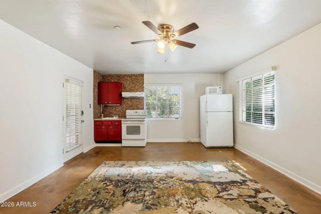 Real Estate Picture 23