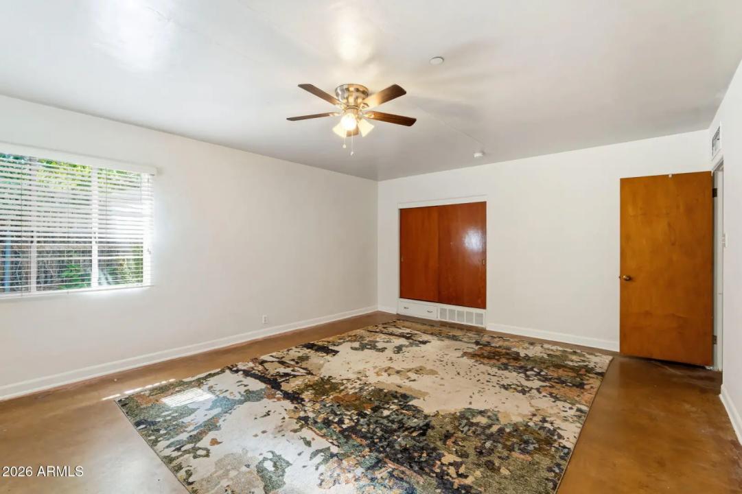 Real Estate Picture 24