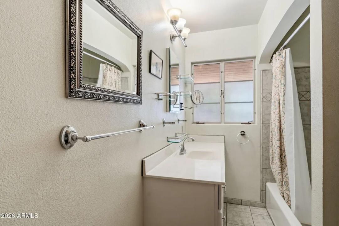 Real Estate Picture 25