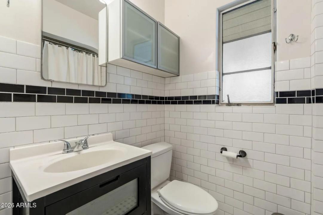 Real Estate Picture 28