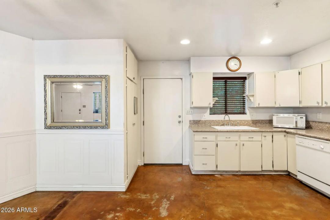 Real Estate Picture 38