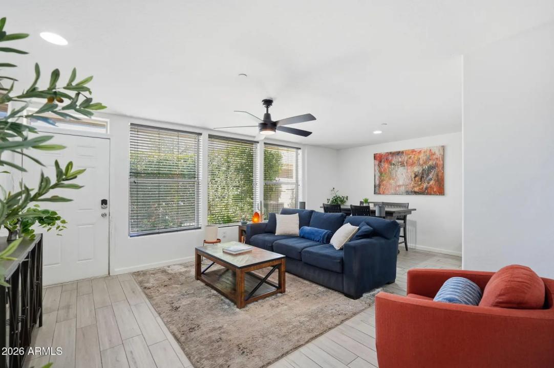 Real Estate Picture 3