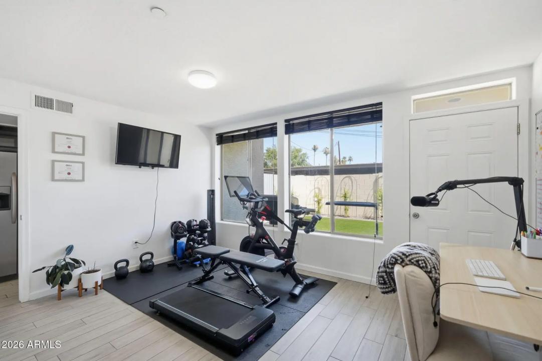 Real Estate Picture 12