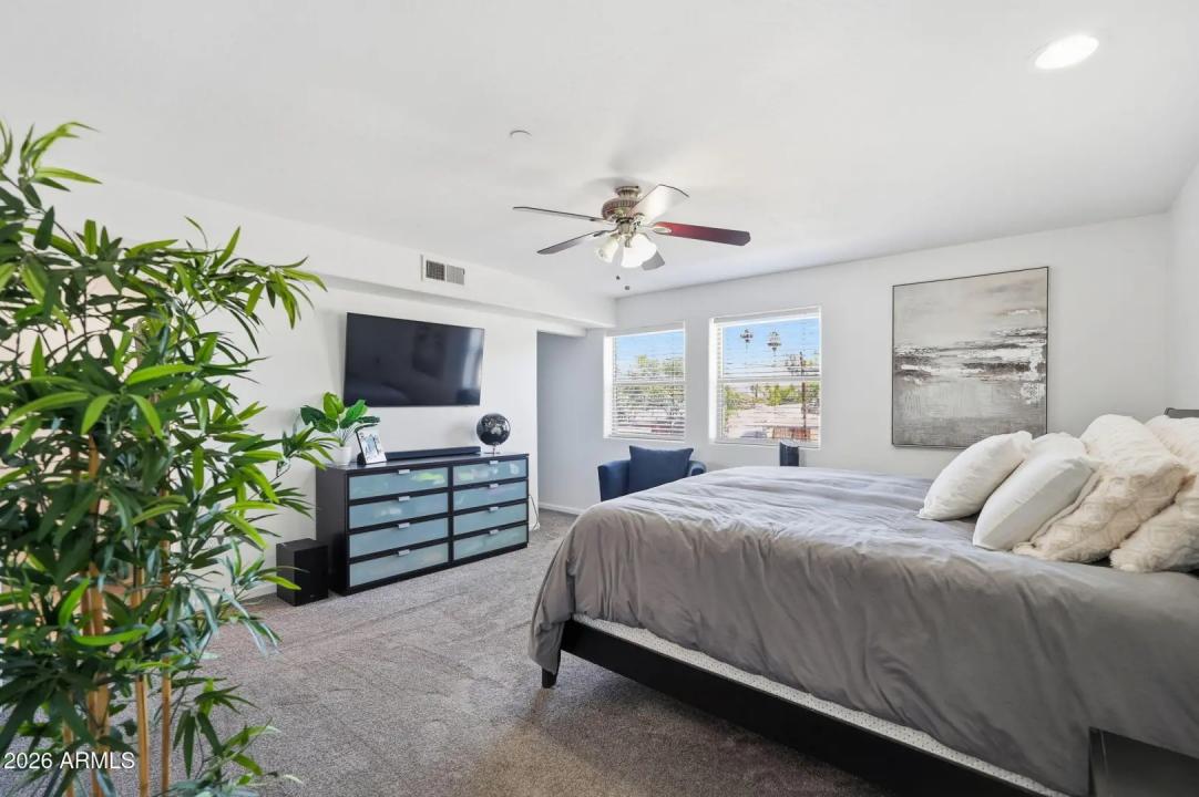 Real Estate Picture 15