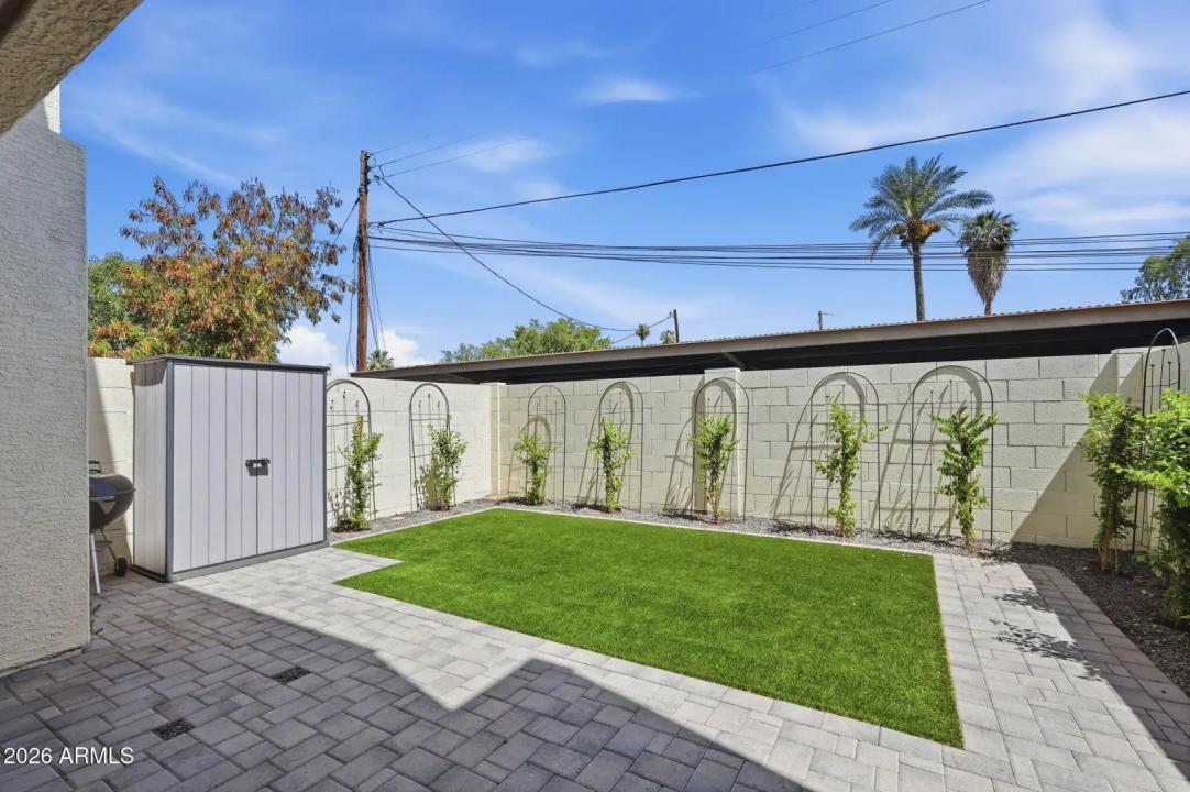 Real Estate Picture 25