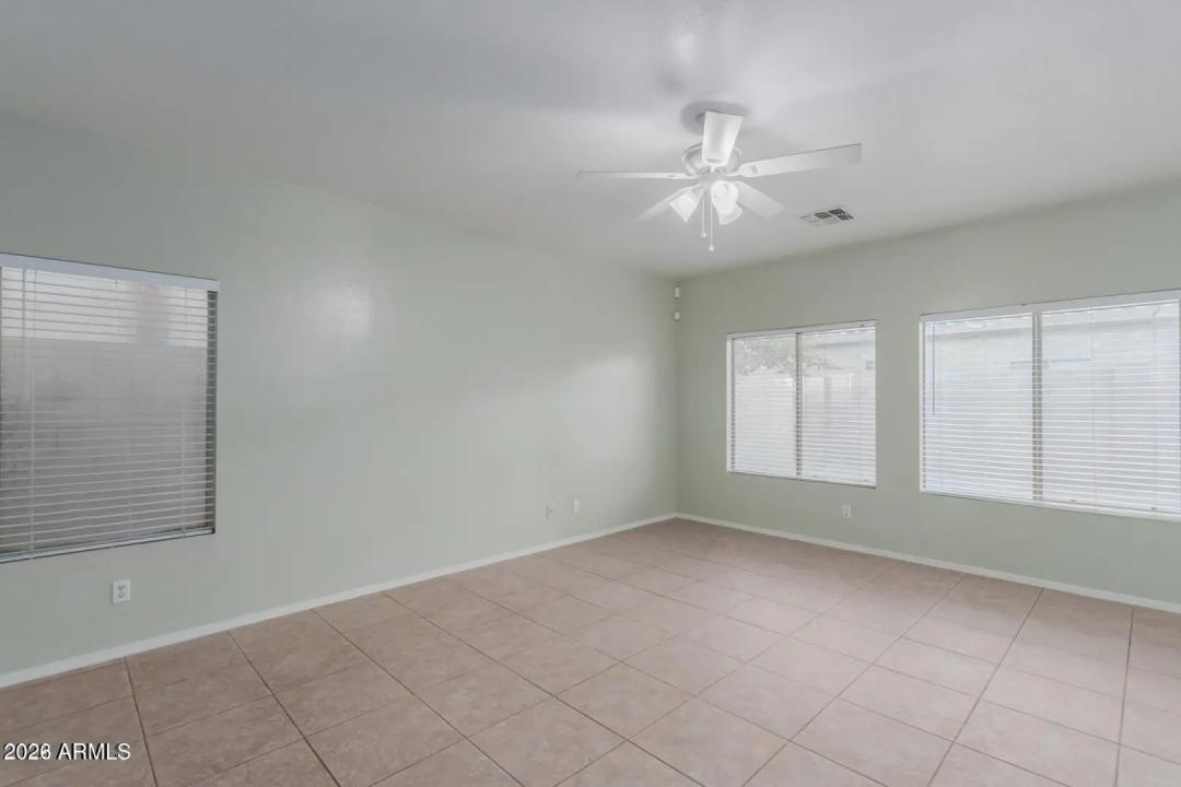 Real Estate Picture 3