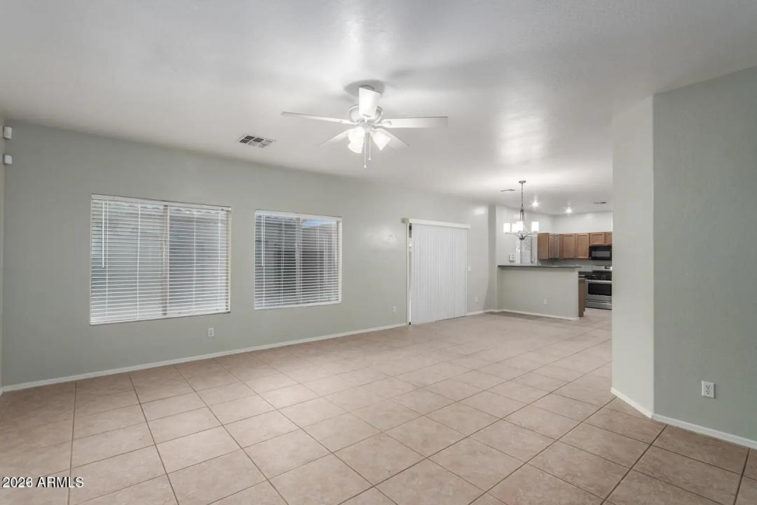 Real Estate Picture 4