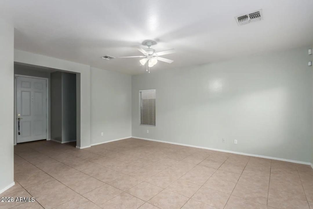 Real Estate Picture 5