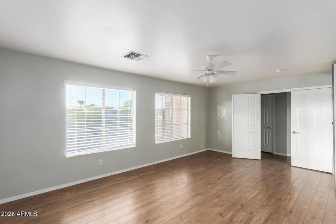 Real Estate Picture 16