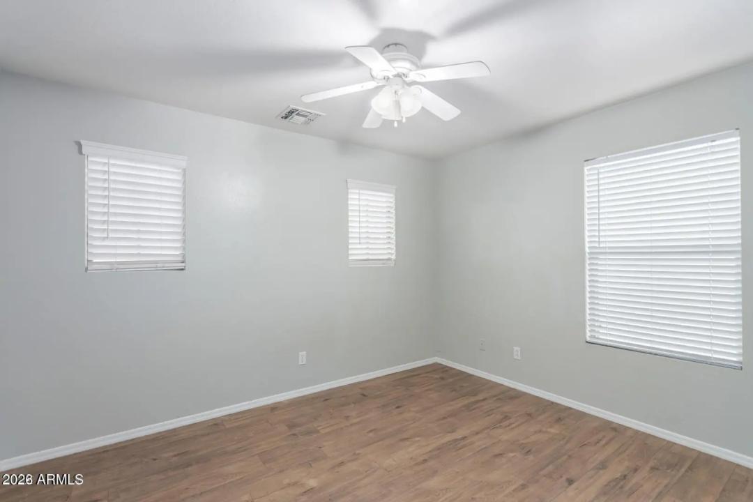 Real Estate Picture 22