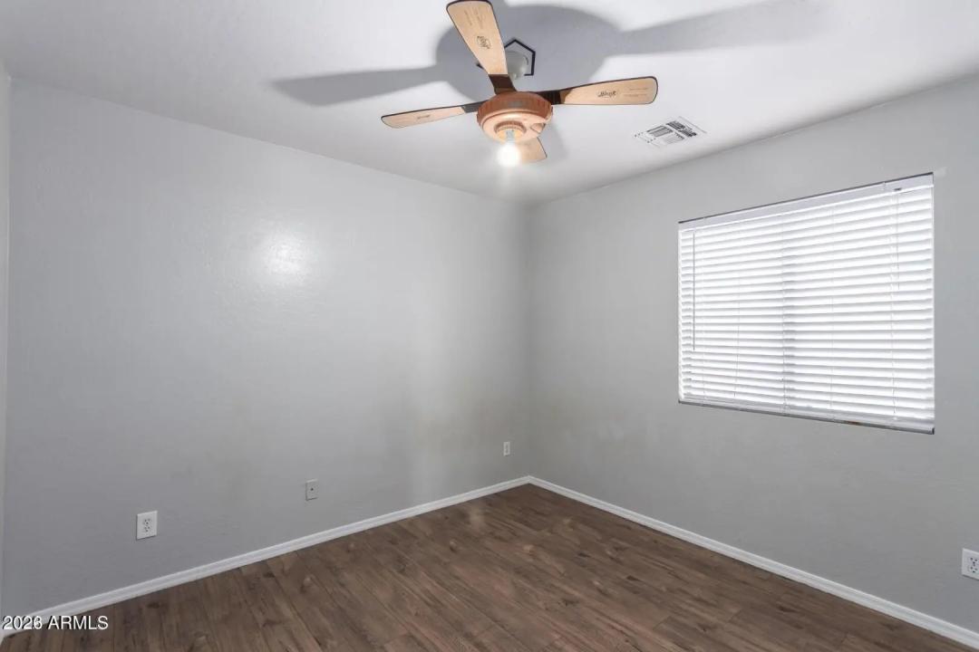 Real Estate Picture 23