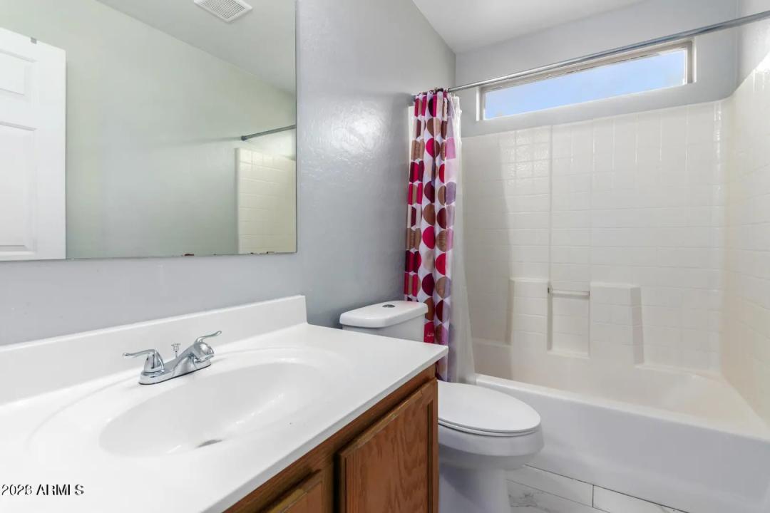 Real Estate Picture 24