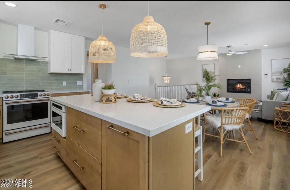 Real Estate Picture 9