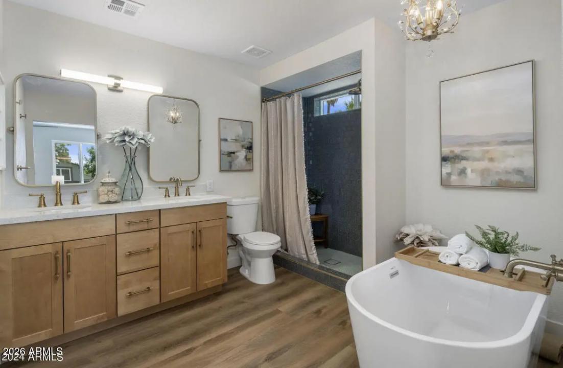 Real Estate Picture 11