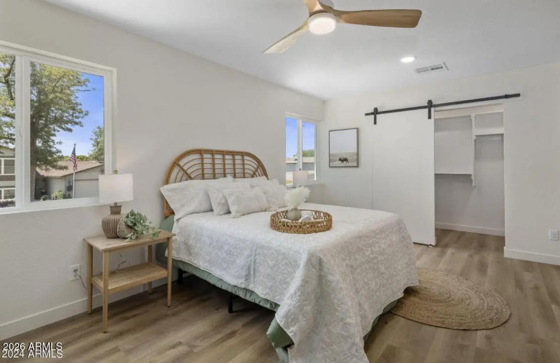 Real Estate Picture 12