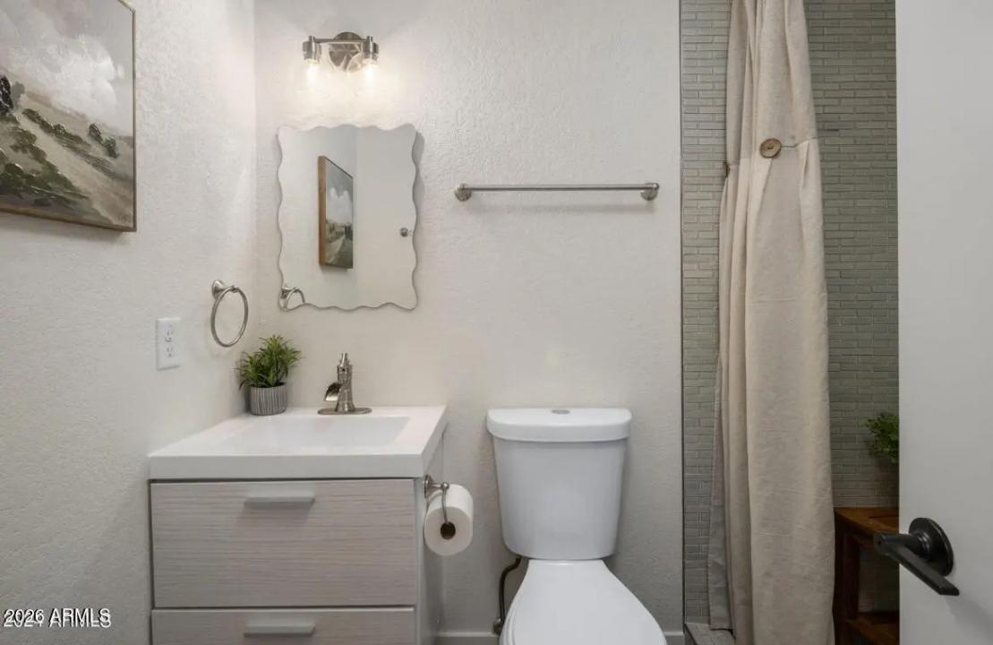 Real Estate Picture 20