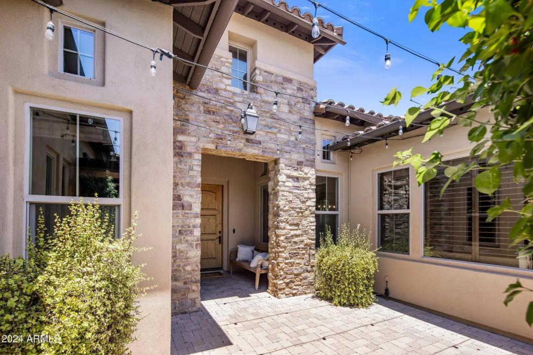 Real Estate Picture 3