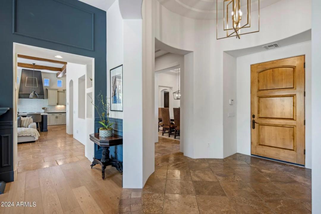 Real Estate Picture 4