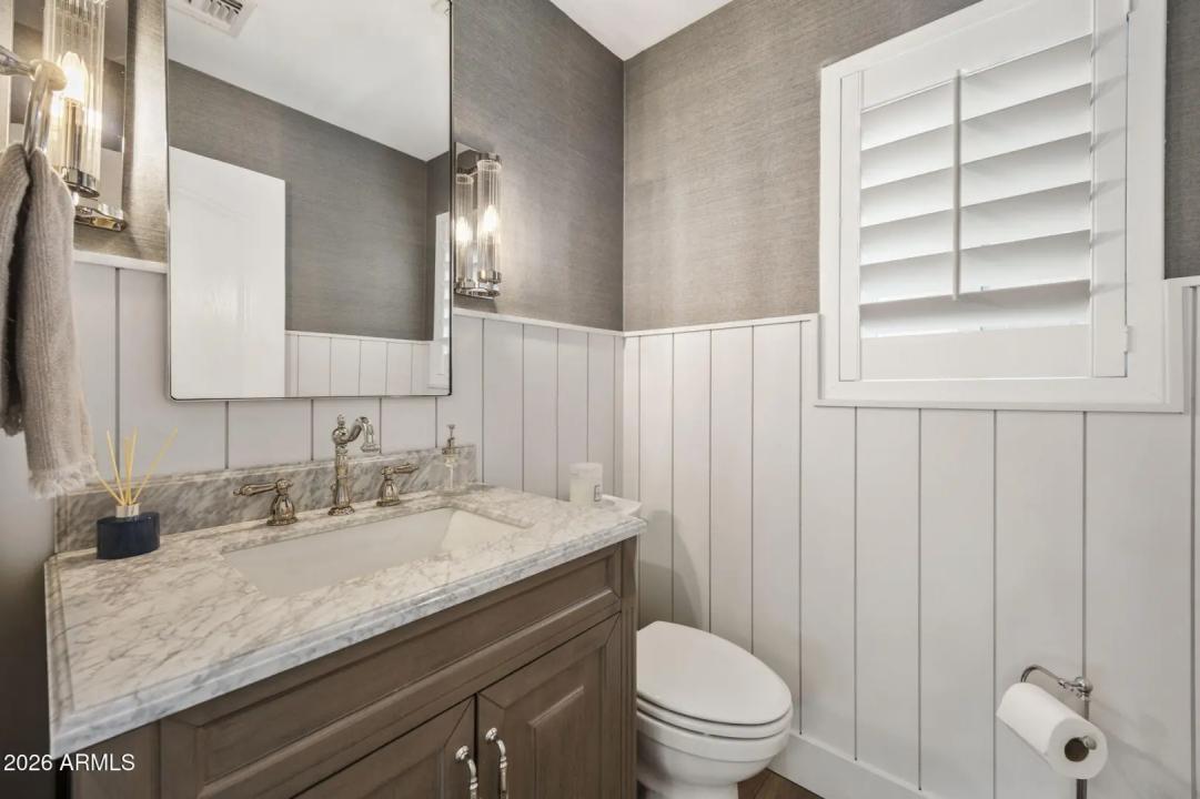 Real Estate Picture 8