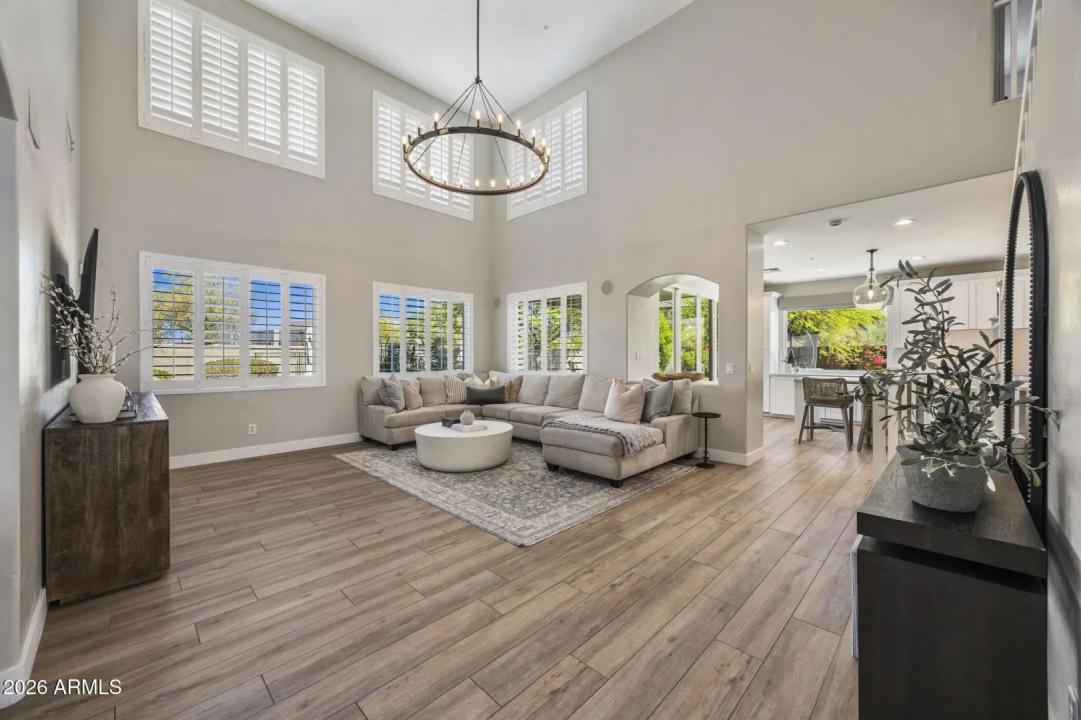 Real Estate Picture 11