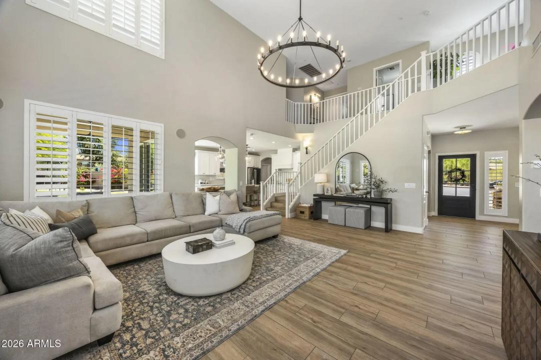 Real Estate Picture 5