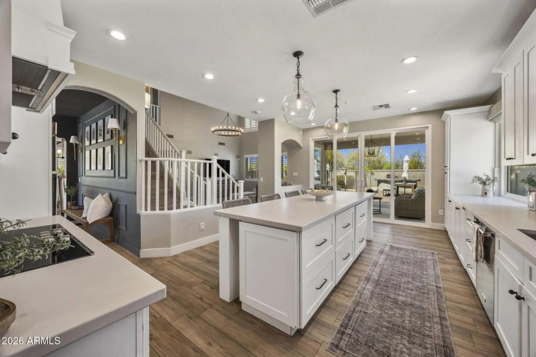 Real Estate Picture 14
