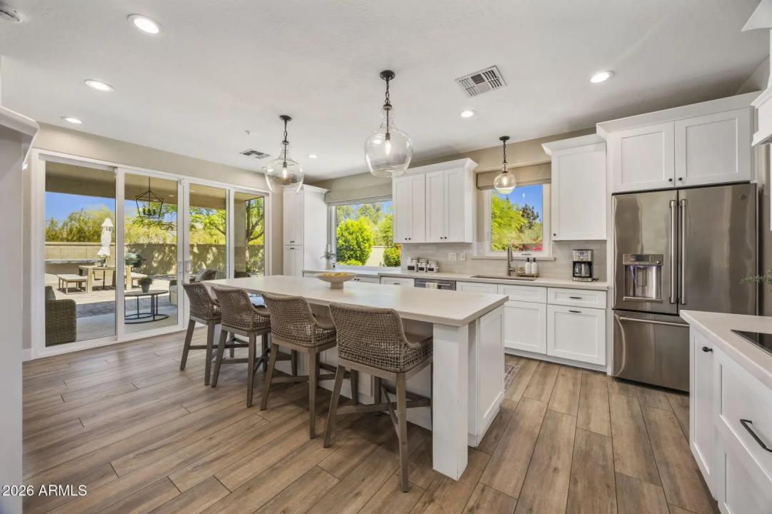 Real Estate Picture 15